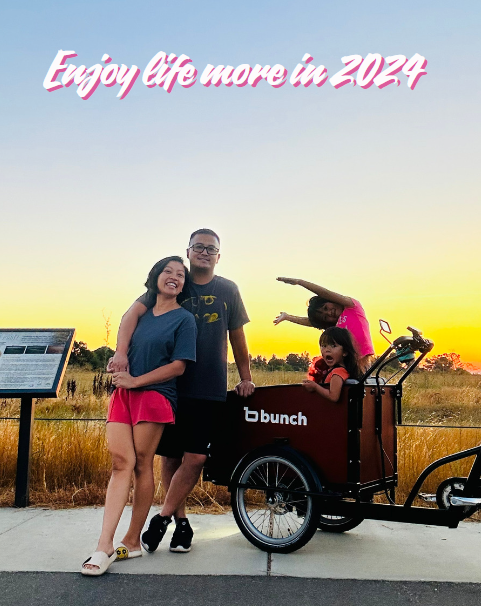 Family photo in Bunch Bike @twotwentyphotos