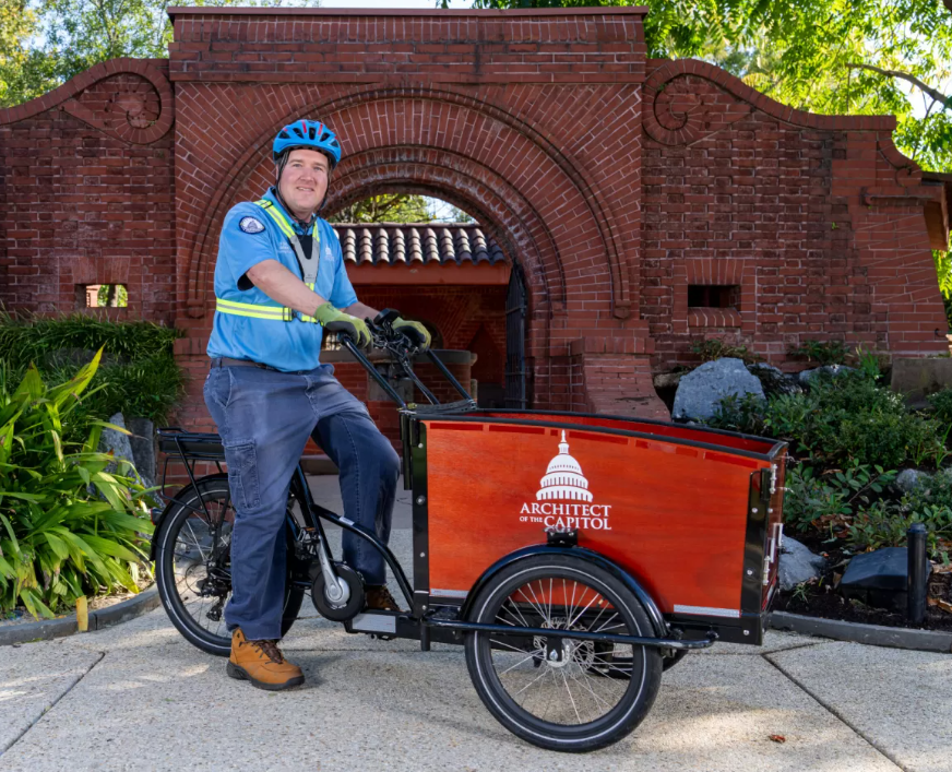 Cargo trikes at work - U.S. Capitol and beyond!
