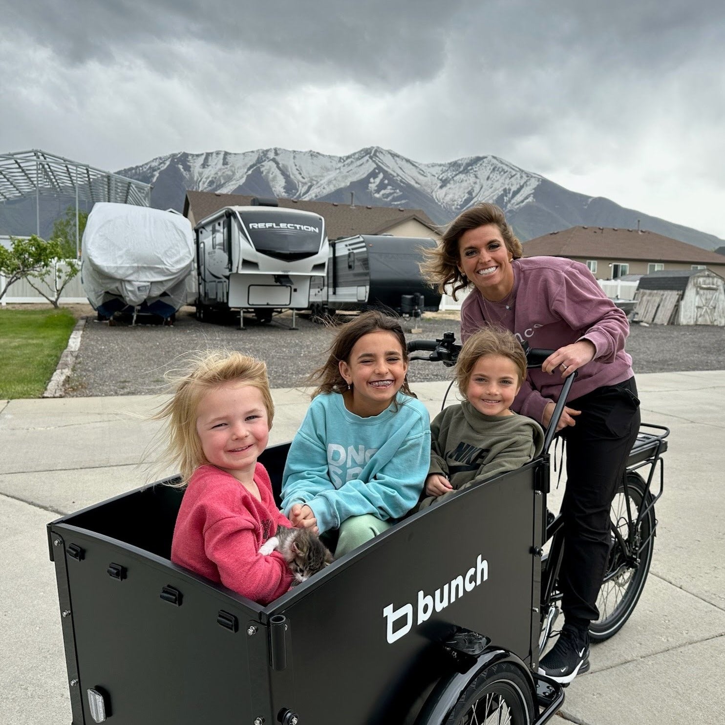 Bunch Original 4 with 3 kids and mom - #color_Cool Black