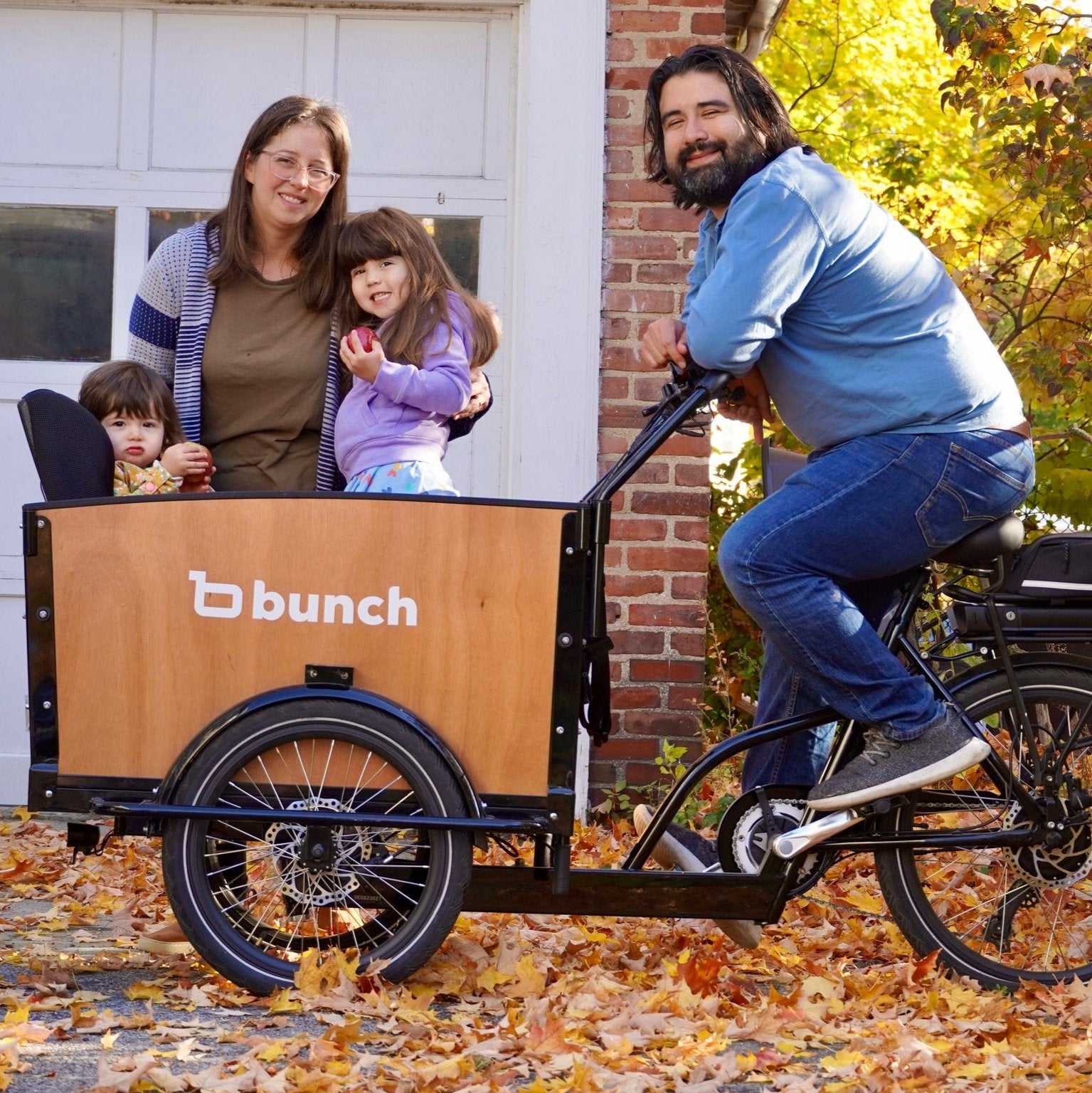 Photo by Sarah Firth for Tufts Daily. #color_Honey Woodgrain