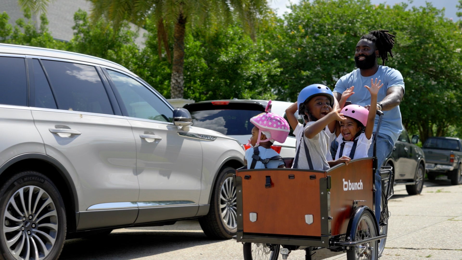 Demario Davis and his family in their bunch bike