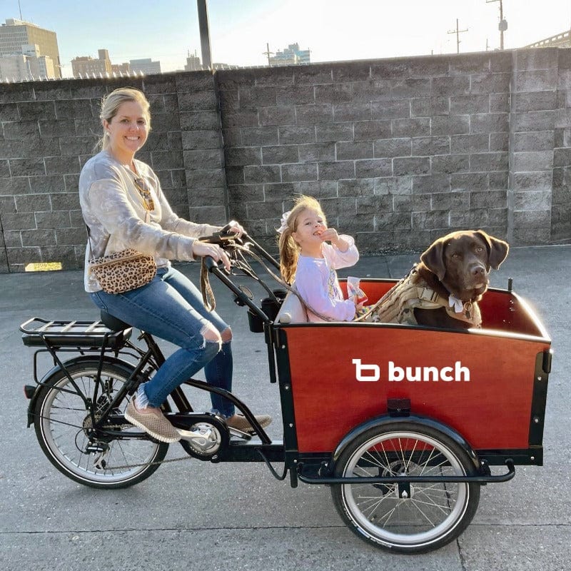 Mom riding with child and dog in bunch bike #color_Classic Sedona Woodgrain